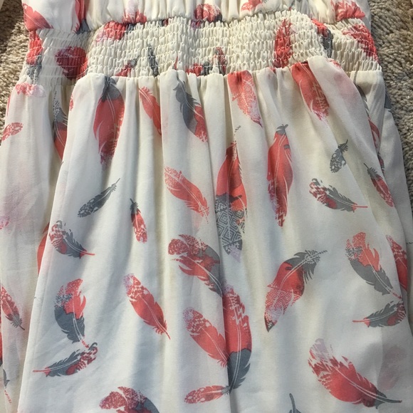 Cold shoulder feather dress - Picture 4 of 7